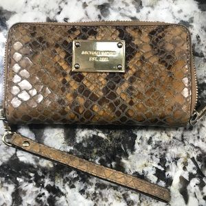 Michael Kors wristlet